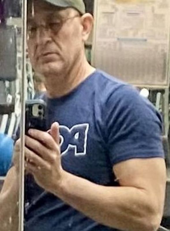 Date this athletic United States man Stephen from Lexington US218