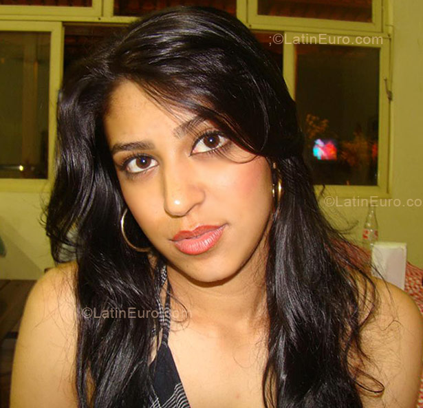 Date this sultry Brazil girl Janaina from Belo Horizonte BR236