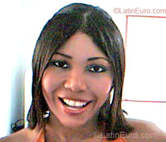Date this athletic Colombia girl Lucy from Cartagena CO235