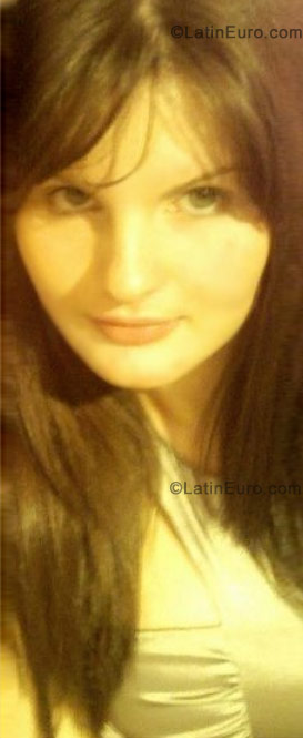 Date this sensual Brazil girl Claudia from Ijui BR410