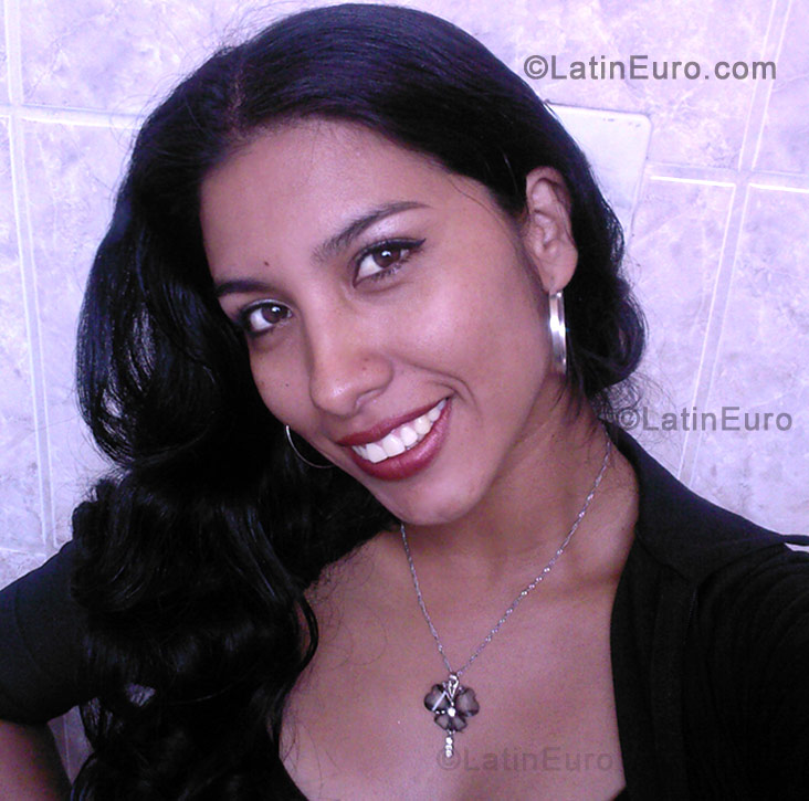 Date this voluptuous Peru girl Kely from Callao 001 PE62