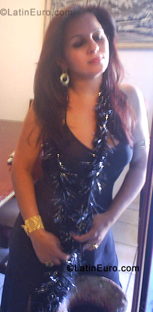 Date this sultry Brazil girl Gislaine from Goiania BR439