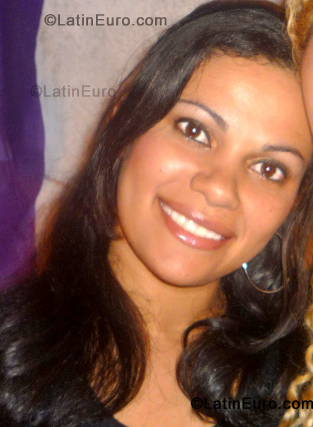 Date this pretty Brazil girl Suzana from Rio De Janeiro BR443
