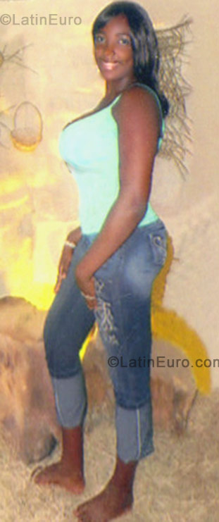 Date this cute Colombia girl Marta from Cali CO335