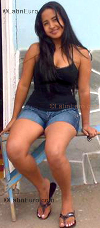 Date this gorgeous Colombia girl Patricia Valera from Cali CO337