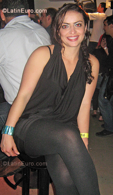 Date this tall Colombia girl Andrea from Manizales CO386