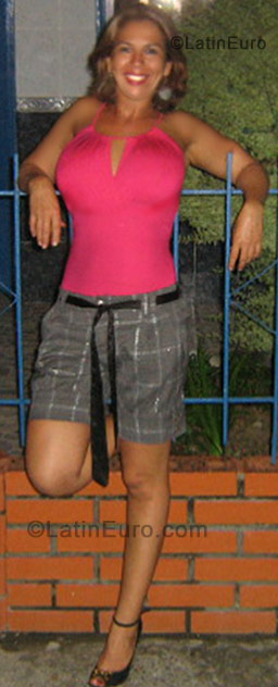 Date this stunning Colombia girl Doris Nancy from Cartago CO455