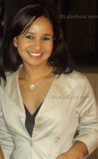 Date this happy Dominican Republic girl Marleni from Santiago DO479
