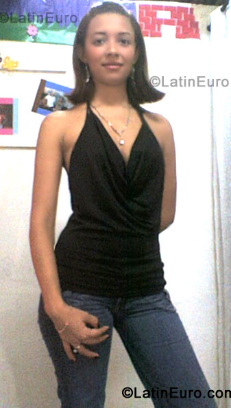 Date this fun Colombia girl Jennifer from Cartagena CO503