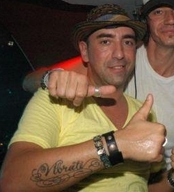 Date this nice looking Germany man Denis from Berlin DE34