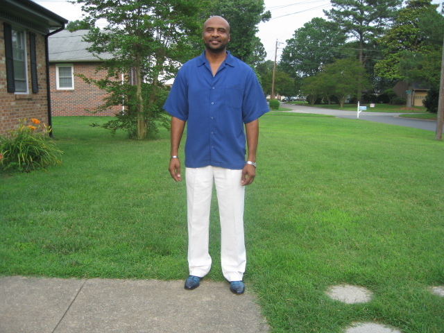 Date this tall United States man Booker from Portsmouth US1607