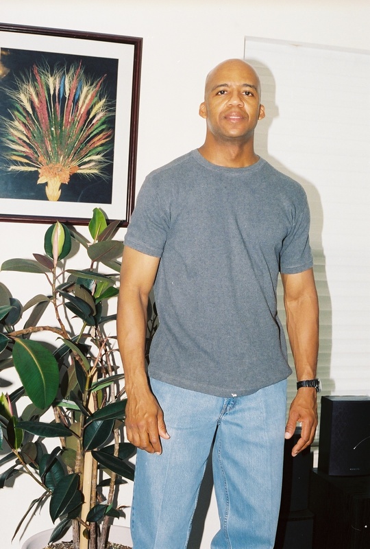 Date this pretty United States man Kelvin from Hampton US1819