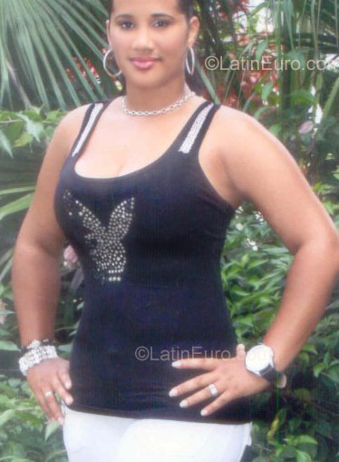 Date this foxy Dominican Republic girl Brenda from  DO649