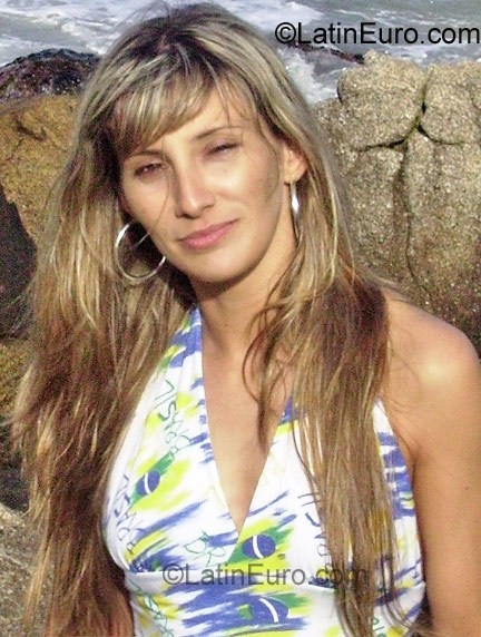 Date this sultry Brazil girl Luciana from Porto Alegre BR869