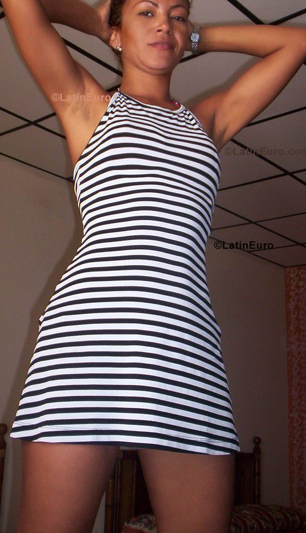 Date this charming Colombia girl Brigida from Santa Marta CO650