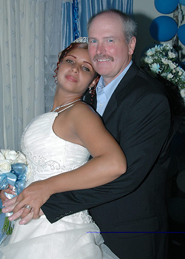 Date this young Colombia girl Happy from  CO663