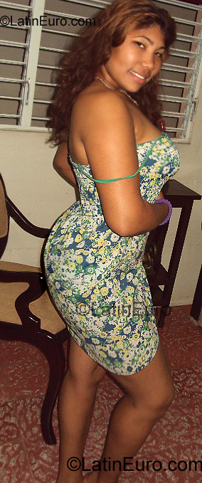 Date this hot Dominican Republic girl Elizabeth Del Carmen from Salcedo DO723