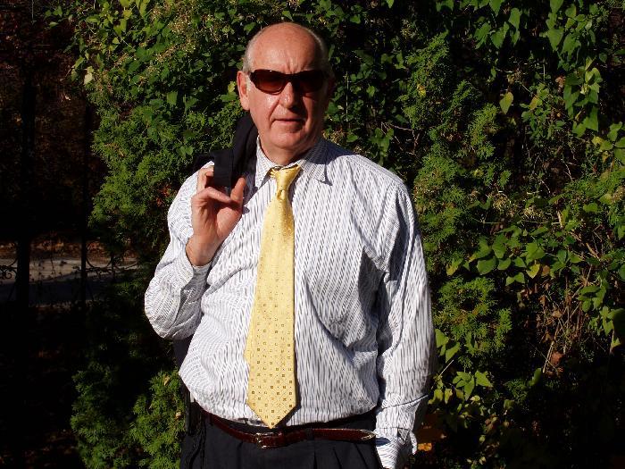 Date this attractive United States man THEKINGDOWNTHER from Chicago US2332