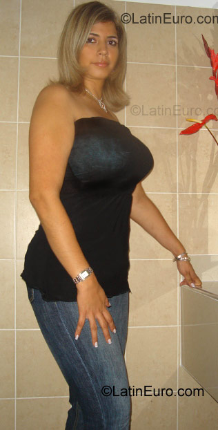 Date this hard body Colombia girl Paola from Cali CO786