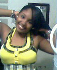 Date this attractive Dominican Republic girl Estefany from Santo Domingo DO872