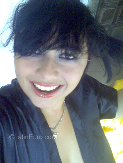 Date this sultry Brazil girl Priscila from Salvador BR1084