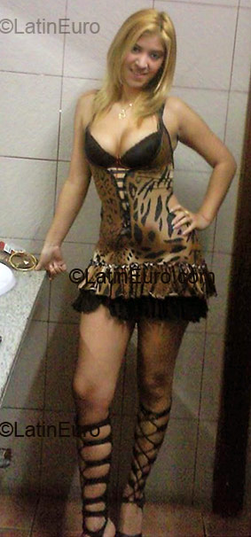 Date this lovely Brazil girl Ana Paula from Santos BR1096