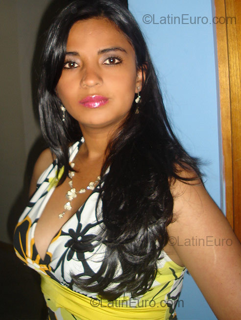 Date this hard body Colombia girl Ingrid Andrea from Bogota CO853