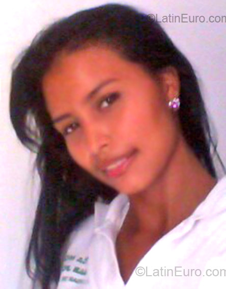 Date this happy Colombia girl Vicky Yulieth from La Victoria CO902