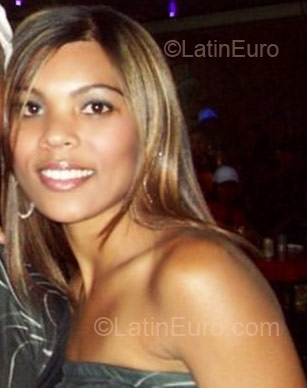Date this happy Brazil girl Flavia Gabriella from Belo Horizonte BR1187