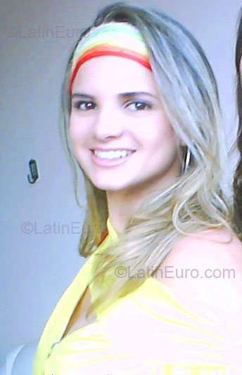 Date this nice looking Brazil girl Natalia from Joao Pessoa BR1250