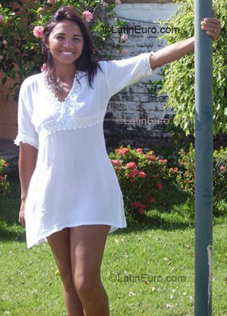 Date this charming Brazil girl Maria Vanusa from Natal BR1276