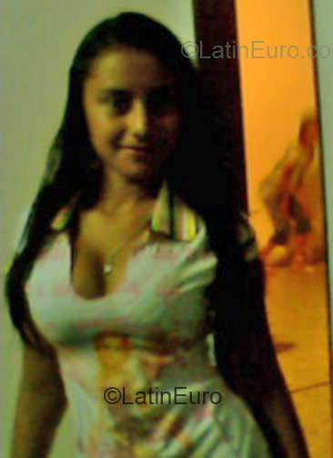 Date this athletic Colombia girl Lina Marcela from Cali CO1006