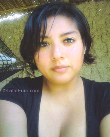 Date this happy Peru girl Denisse Lucero from Lima PE98