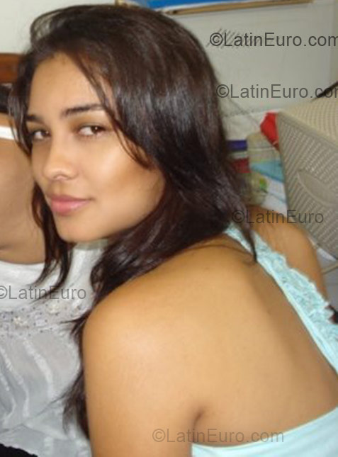 Date this happy Brazil girl Bernadte from Alta Floresta D Oeste BR1321
