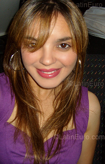 Date this funny Brazil girl Erika from Sao Paulo BR1332