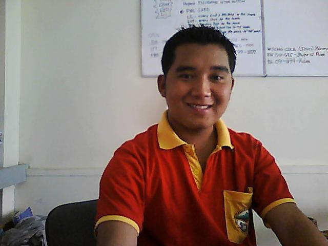 Date this young Philippines man Gaya from Lake Sebu PH141