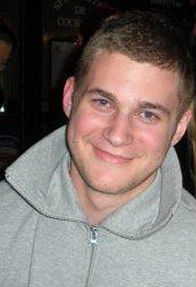 Date this happy England man Tommyb from Bradford EN9