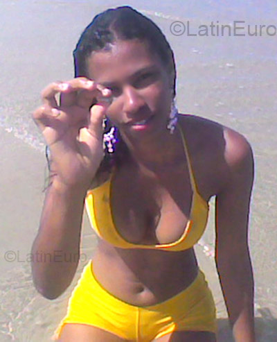 Date this stunning Brazil girl Carine from Ilheus BR1465
