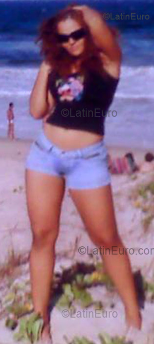 Date this charming Brazil girl Lucian from Rio De Janeiro BR1467
