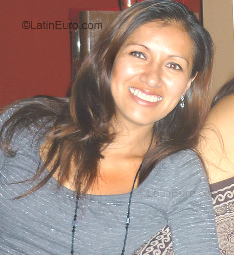 Date this attractive Peru girl Lisbeth from Lima PE112