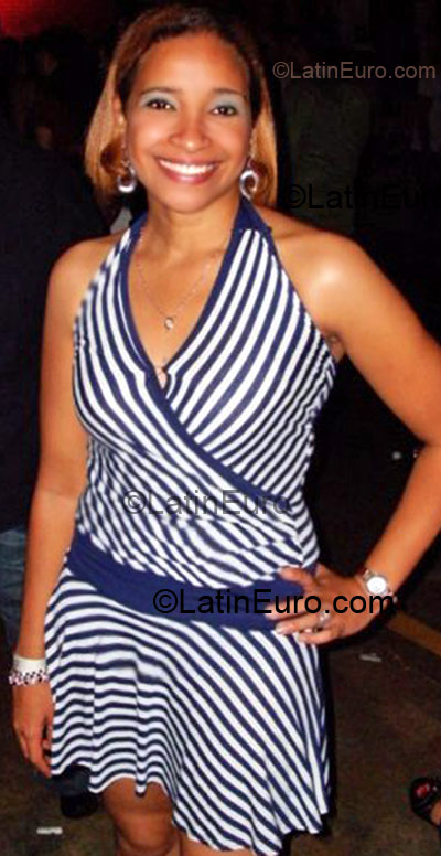 Date this georgeous Dominican Republic girl Yohely from Santiago DO1396