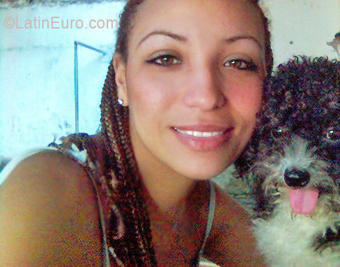 Date this attractive Colombia girl Stephanie from  CO1335