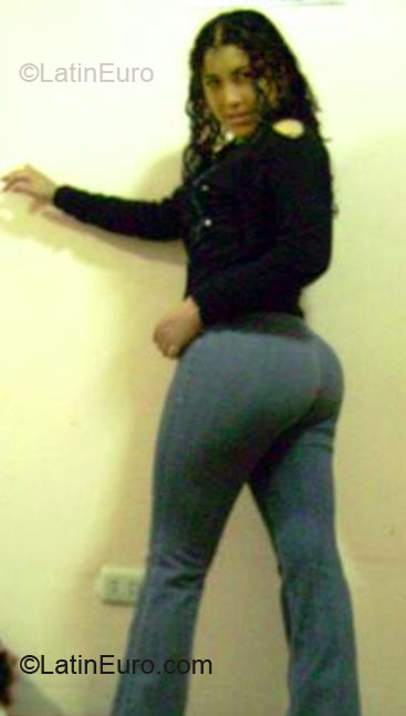 Date this delightful Peru girl Yeny Laura from Lima PE122