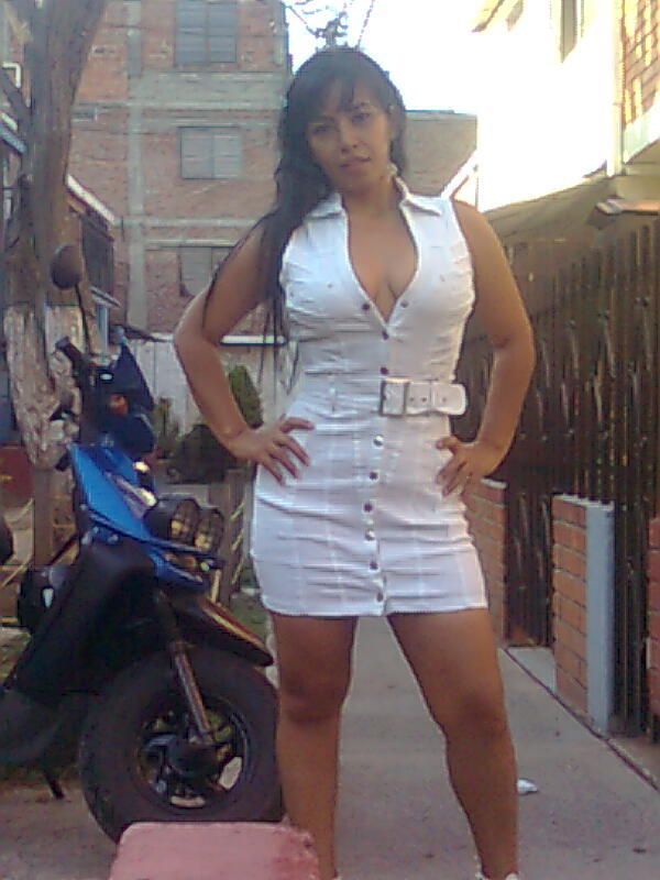Date this fun Colombia girl Samy29 from Cali CO1500