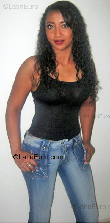 Date this hard body Colombia girl Mariela from Cali CO1665