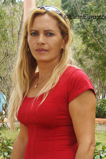 Date this sensual Dominican Republic girl Bileica from La Romana DO1921