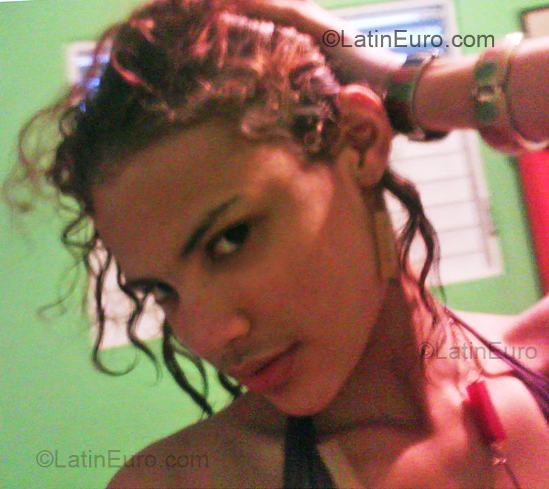 Date this young Dominican Republic girl Tatiana from Mao Valverde DO1971