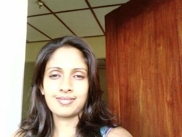 Date this happy Sri Lanka girl Natalia83 from Colombo, Sri Lanka LK4