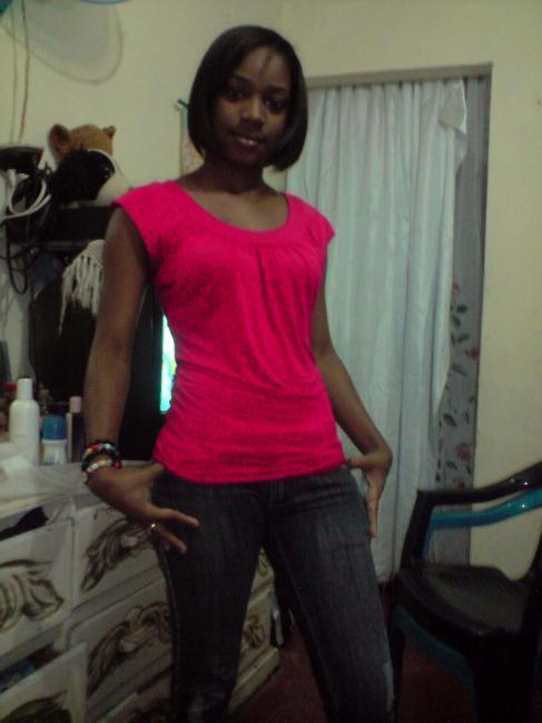 Date this athletic Dominican Republic girl Helen1810 from San Cristobal DO2005