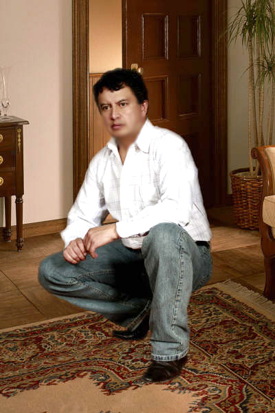 Date this hot Ecuador man HUGO from Ambato EC8